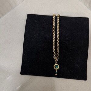 Elegant Gold and Green Pendant Necklace